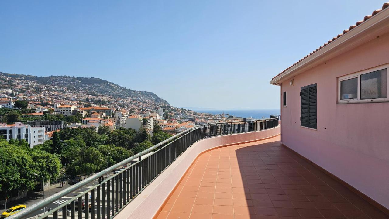 Garden And Seaview Apartment - Free Parking Funchal  Exterior photo